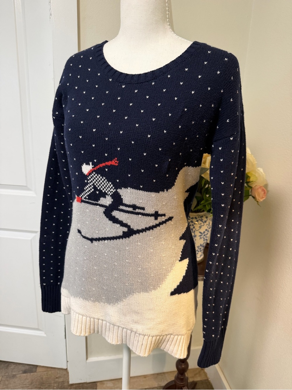 G.H. Bass & Co. Navy, White & Red Ski Graphic Crewneck Sweater Winter ❄️ Aspen